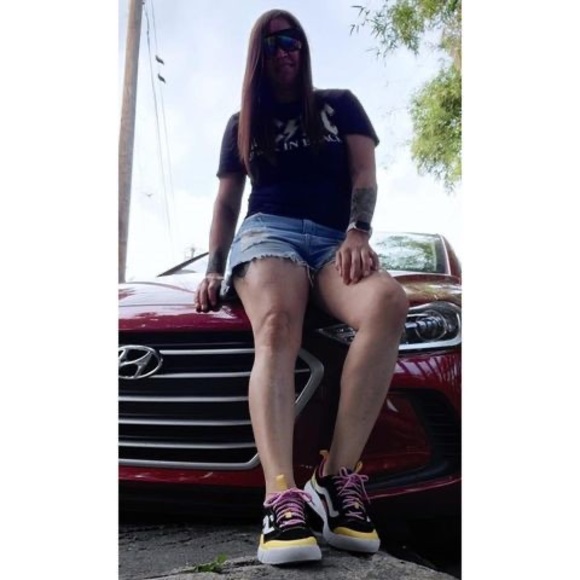 Meet your Posher, Nicole - Picture 1 of 1